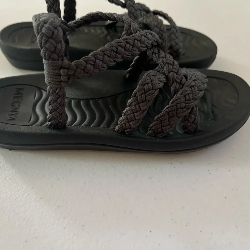 MEGNYA Women's Comfortable Walking Hiking Sandals Arch Support Sz 6 Gray - Picture 2 of 8